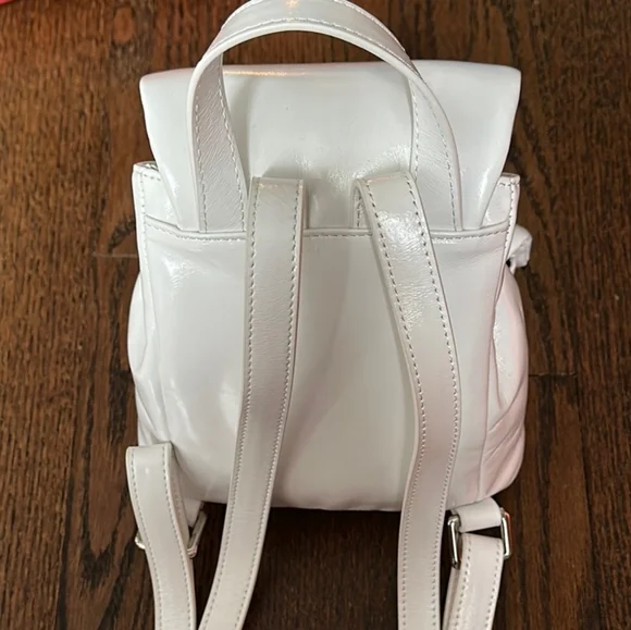 Brandon Blackwood Avi Backpack - White